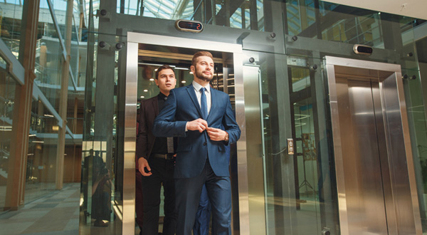 老人小孩也能自動(dòng)解困，電梯安全“easy go”