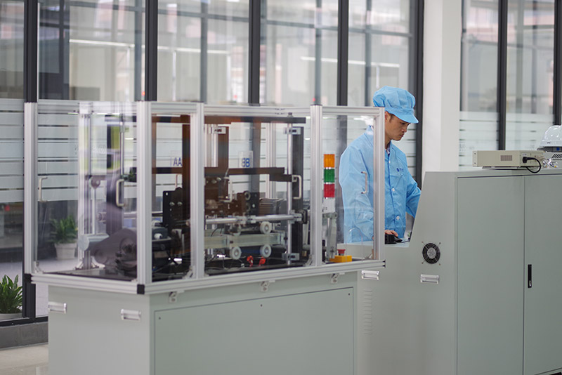 電梯品牌新出“電梯凈化消毒風扇”,堪稱“多功能”,網(wǎng)友:想不火都難!