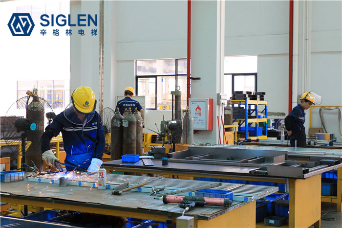 湖北專業(yè)舊樓加裝電梯哪個品牌好，客戶推薦辛格林電梯
