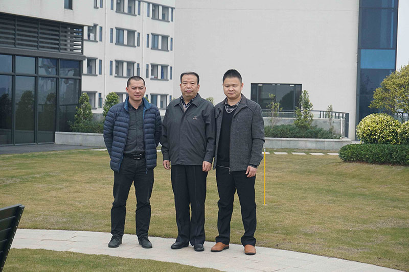 辛格林電梯迎來了全國電梯技術(shù)委員會秘書長陳鳳旺先生的蒞臨考察