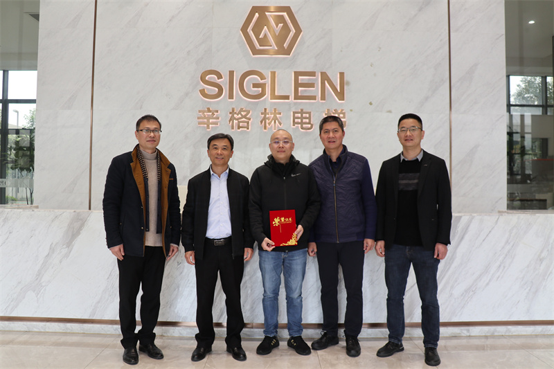 IMG_2185.jpg IMG_2185.jpg